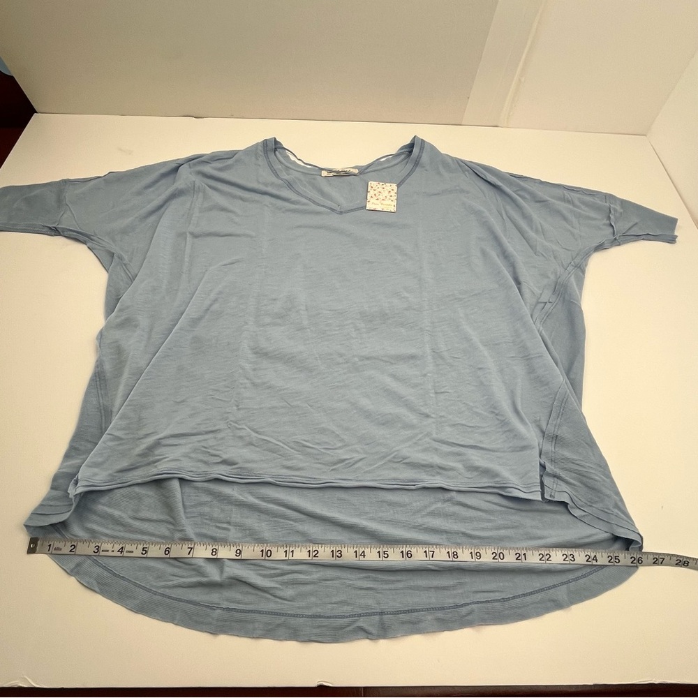 We The Free People Catch Waves Tee‎ Top Blue Dreamy Clouds Womens Size Small NEW - Picture 7 of 9